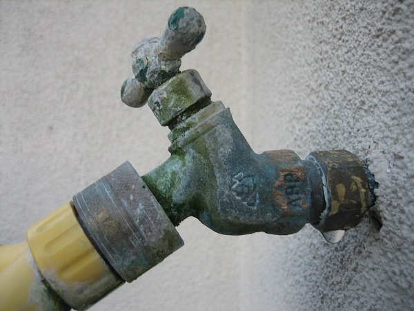 When To Disconnect The Hose From The Spigot | Best Choice Home Inspections
